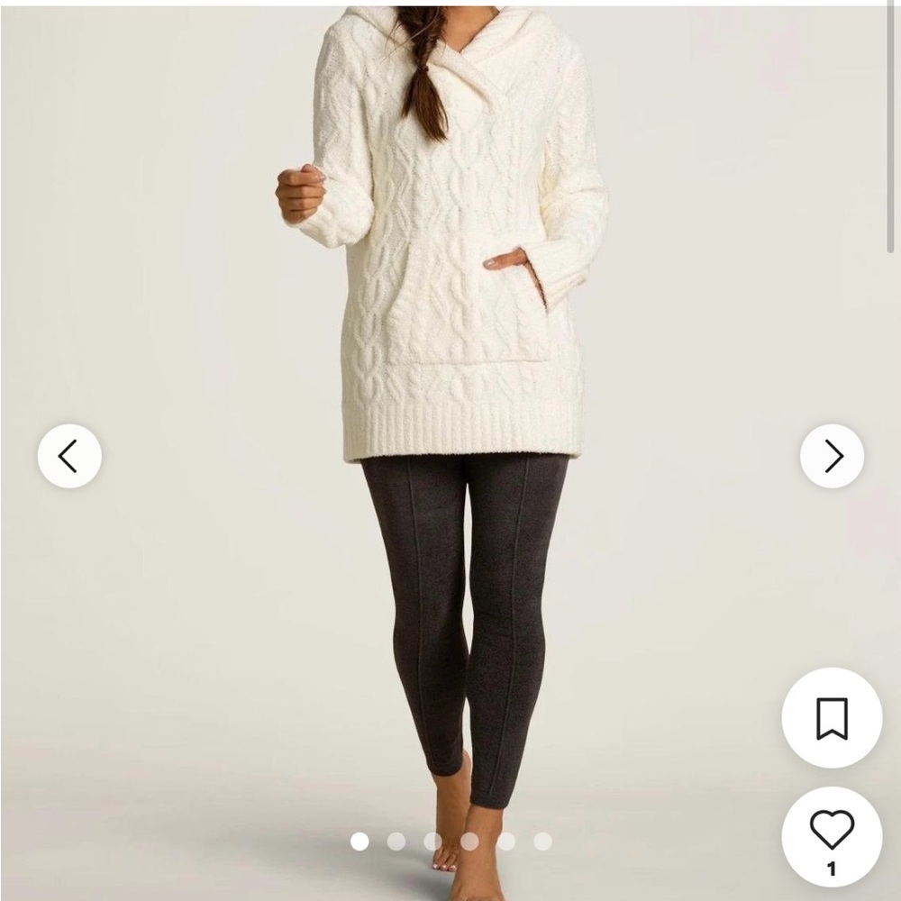 Barefoot Dreams Women's White and
Cream Hoodie